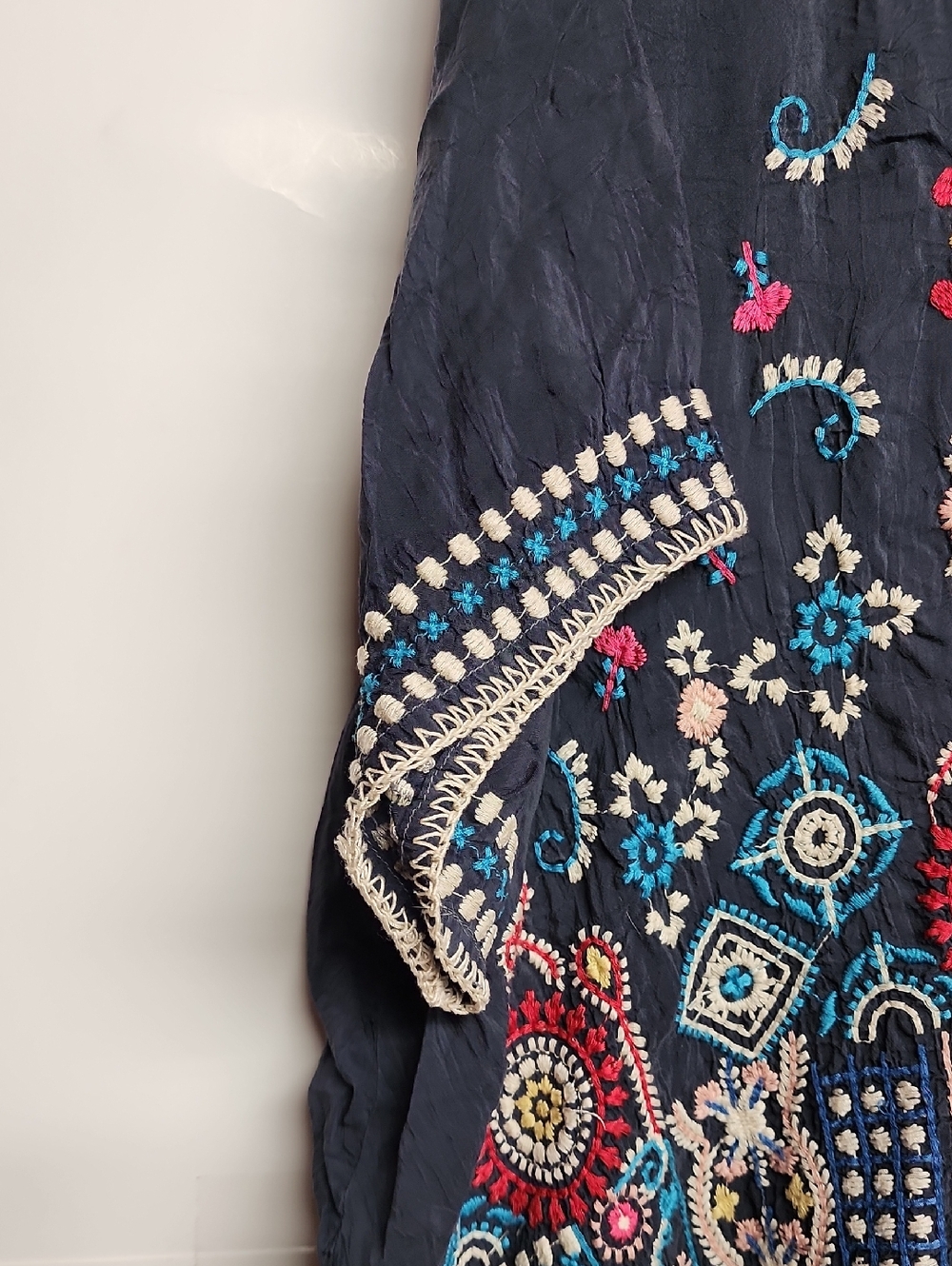 Johnny Was Navy Embroidered V-Neck Tunic with Multicolor Stitching Size 1X BOHO - Picture 4 of 11